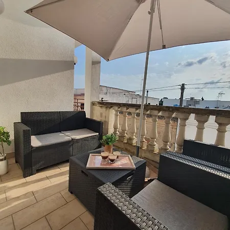 Casa Di Rosaria - Due Nel Centro Storico Con Giardino Sul Terrazzo * Depressa